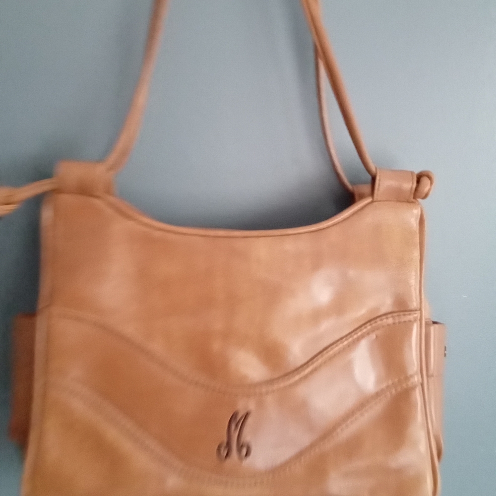 Tan Leather Shoulder‎ Bag M Emblem Zipper Pockets Everyday Purse
